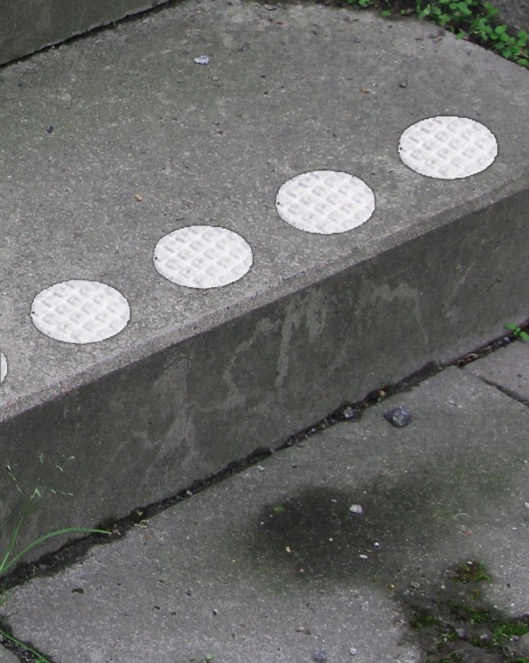 Kontrastmarkering trappa utomhus