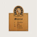 Boxskylt Hästsko Hästprofil i Trä